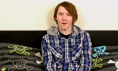 Alluring emo Jack Halliwell jacking his big dick well to jizz out